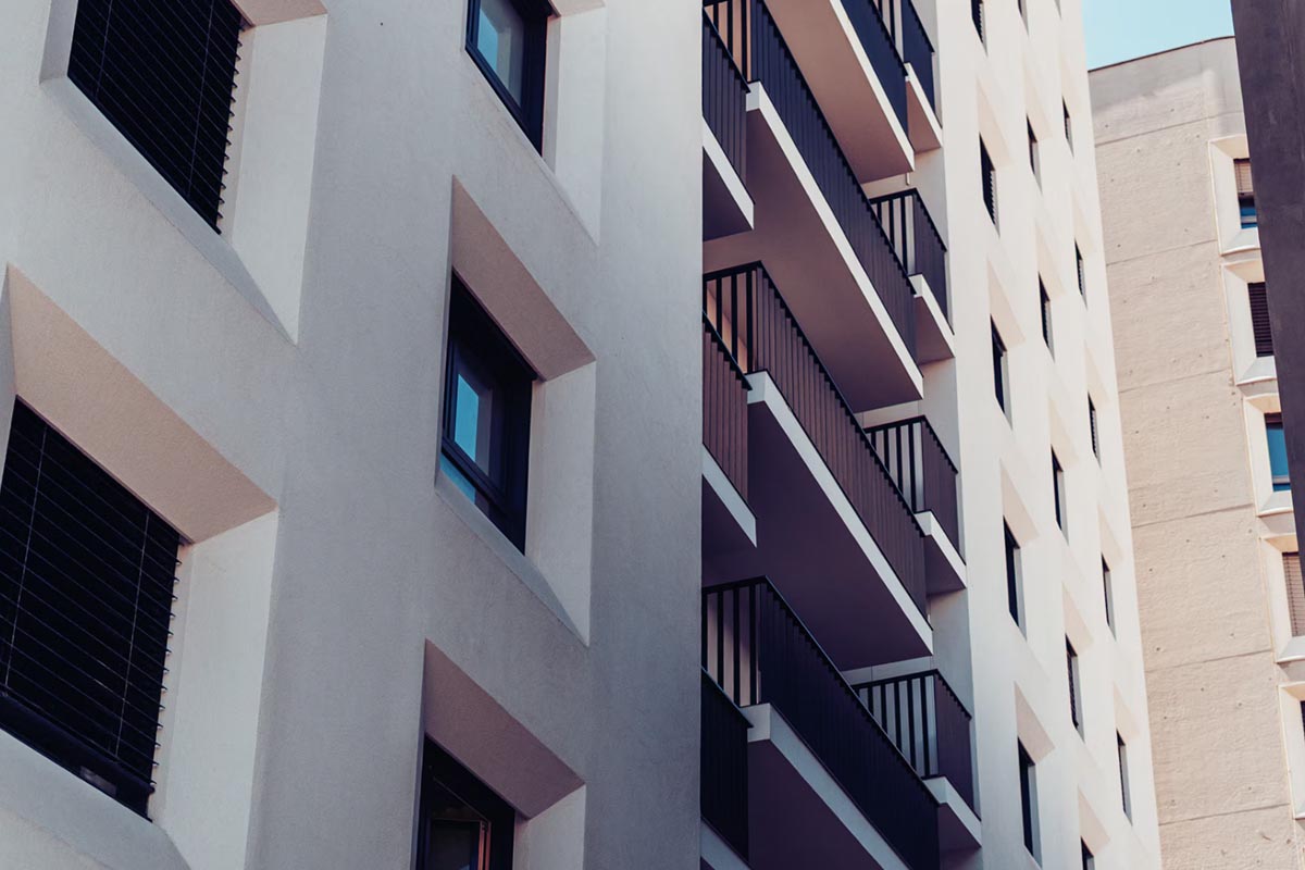 Jak samodzielnie zweryfikować stan prawny mieszkania lub domu