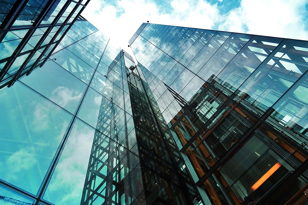 Wysokie budynki a obowiązek zgłoszenia inwestycji do mon