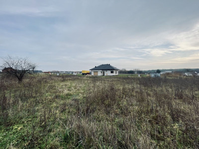 Prąd woda kanalizacja  Droga utwardzona  Prost - Orońsko  -
Mazowieckie Zdjęcie nr 9