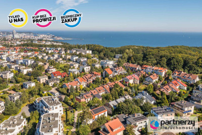 DZIAŁKA Z NIEDOKOŃCZONYM BUDYNKIEM SZEREGOWYM - Redłowo  - Pomorskie