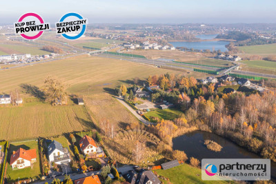 Ze stawem  Pelne media  Mpzp Droga z płyt - Chwaszczyno  -
Pomorskie Zdjęcie nr 6