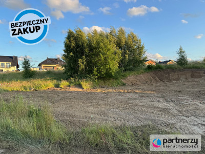 Płaska słoneczny ogród w pobliżu las i jezioro - Straszyn  -
Pomorskie Zdjęcie nr 6