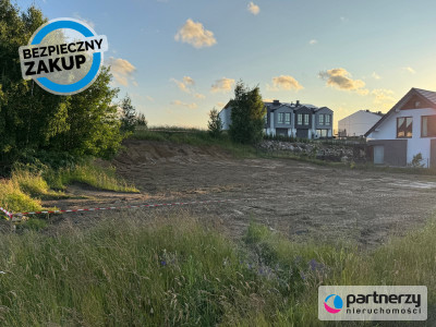 Płaska słoneczny ogród w pobliżu las i jezioro - Straszyn  -
Pomorskie Zdjęcie nr 7