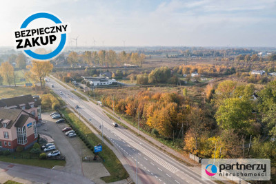 Przy drodze wojewódzkiej 226 WJAZD Z UL GŁÓWNEJ - powiat gdański  -
Pomorskie Zdjęcie nr 14