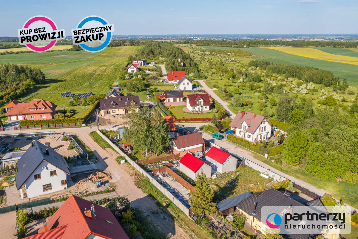 Z WYLEWKĄ BETONOWĄ  UZBROJONA  PROSTOKĄTNA  - powiat gdański  -
Pomorskie Zdjęcie nr 1