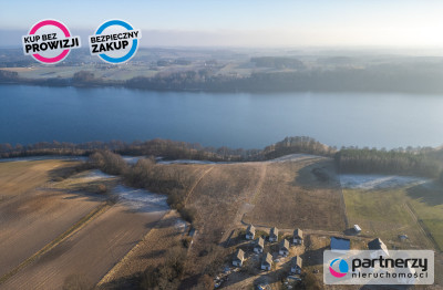 Działka z linią brzegową jeziora - powiat kościerski  -
Pomorskie