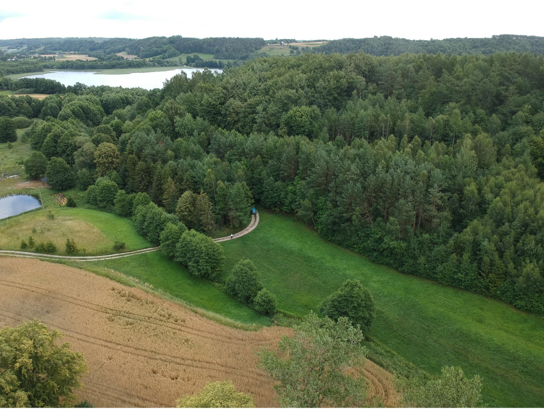 Teren nad jeziorem Brodnica Górna Kaszuby - Brodnica Górna  -
pomorskie Zdjęcie nr 1