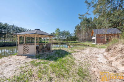 Stawy z rybaczówką przy ścianie lasu - Brynica  -
Opolskie Zdjęcie nr 12