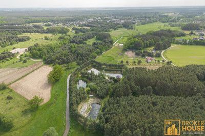 Stawy z rybaczówką przy ścianie lasu - Brynica  -
Opolskie Zdjęcie nr 6