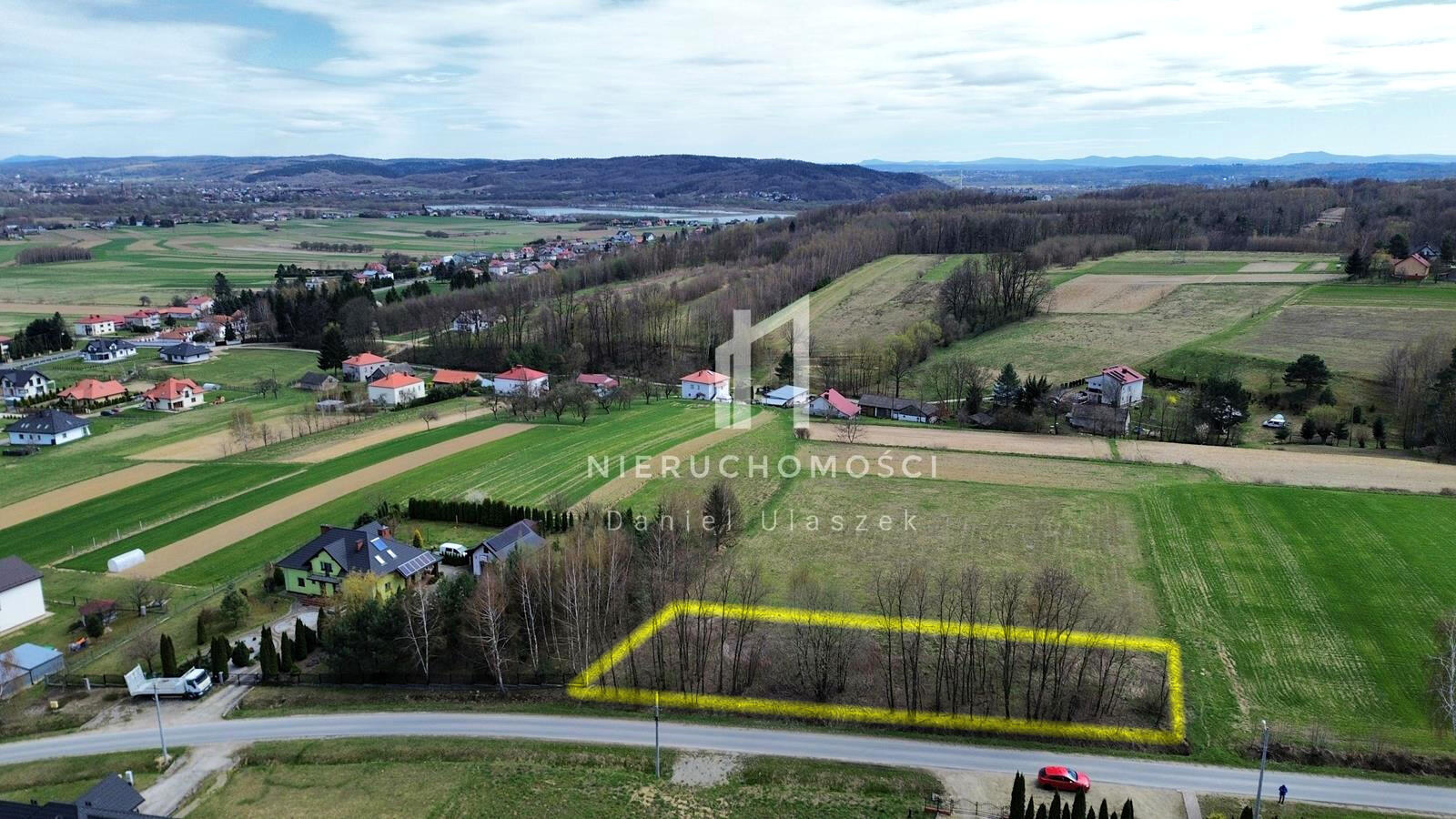 DZIAŁKA Z POTENCJAŁEM BUDOWLANYM U PODNÓŻA GÓRY LIWOCZ BRZYSKA 11AR - Brzyska  -
podkarpackie Zdjęcie nr 1