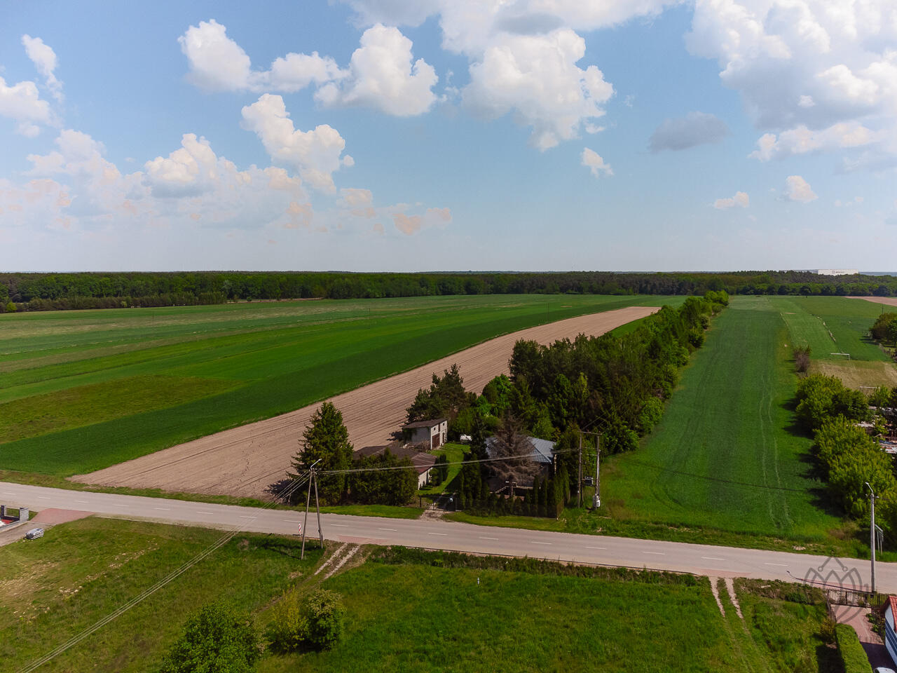 Tuż obok lotniska Modlin 19ha-WZ-11 domów - Kosewo   -
mazowieckie Zdjęcie nr 1