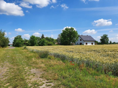 Goniczki gm. Września dz. bud. pod dom jednorodzinny z garażem -
wielkopolskie
