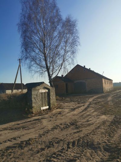 Piękna działka z budynkiem z czerwonej cegły -
Lubelskie Zdjęcie nr 9