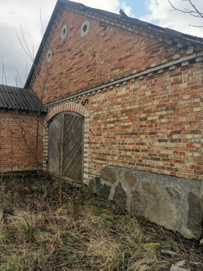 Piękna działka z budynkiem z czerwonej cegły -
Lubelskie Zdjęcie nr 10