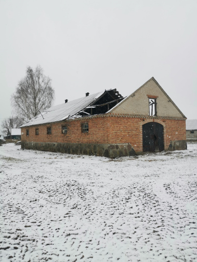 Piękna działka z budynkiem z czerwonej cegły -
Lubelskie Zdjęcie nr 6