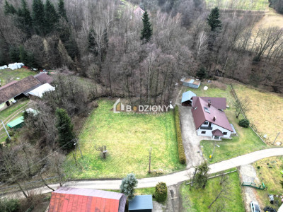 Działka budowlana 18 arów Biała Niżna -  zjazd z asfaltu media na działce - Biała Niżna  -
małopolskie Zdjęcie nr 3