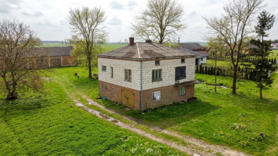 Dom 200m2   Stodoła 300m2 Cena kawalerki - Kowersk  - Lubelskie