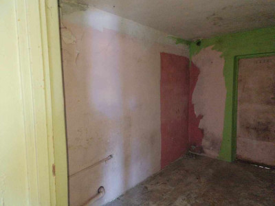 Ogrodzona działka z domem i garażem - Antoniew  -
Łódzkie Zdjęcie nr 10