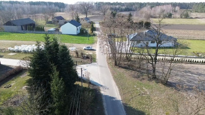 Ogrodzona działka z domem i garażem - Antoniew  -
Łódzkie Zdjęcie nr 4