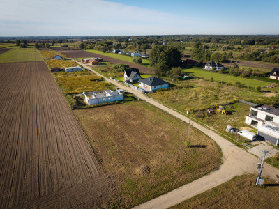 Może i nie ma małpki z maskotką ale działka fajna - Rąbień  -
Łódzkie Zdjęcie nr 9
