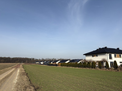 Tu na razie jest ściernisko ale będzie twój dom - Raków  -
Łódzkie Zdjęcie nr 10