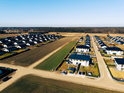 Tu na razie jest ściernisko ale będzie twój dom - Raków  -
Łódzkie Zdjęcie nr 12