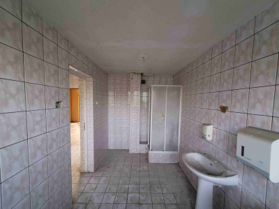 Grunt zabudowany blokiem po hotelu robotniczym na usługi medyczne, mieszkania. -
lubelskie Zdjęcie nr 6