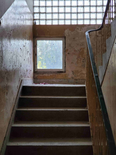 działka inwestycyjna z budynkiem na lokale mieszkalne- blok po hotelu robotniczym -
Lubelskie Zdjęcie nr 4