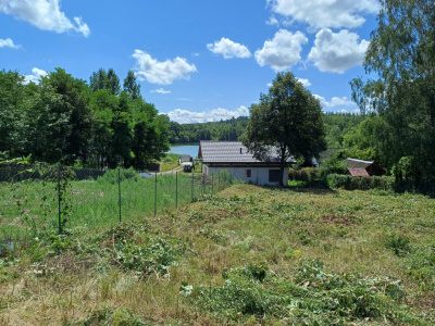 Na sprzedaż atrakcyjna działka nad jeziorem w Sieniawce. Blisko jeziora, idealna zarówno pod domek rekreacyjny, jak i domek całoroczny. -
dolnośląskie Zdjęcie nr 2
