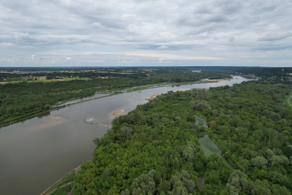 zdjęcie działek nad rzeką